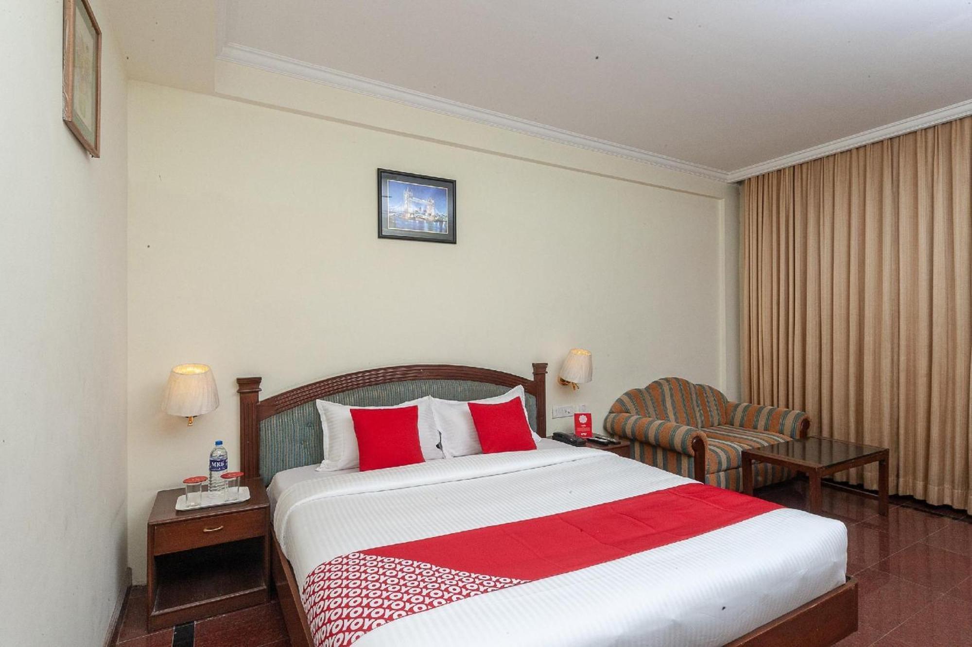 Simsan Hotel Chennai Exteriör bild